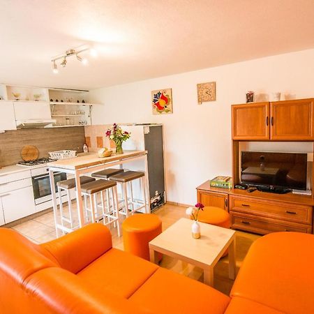 Malovany Dvorecek Dolní Dunajovice エクステリア 写真