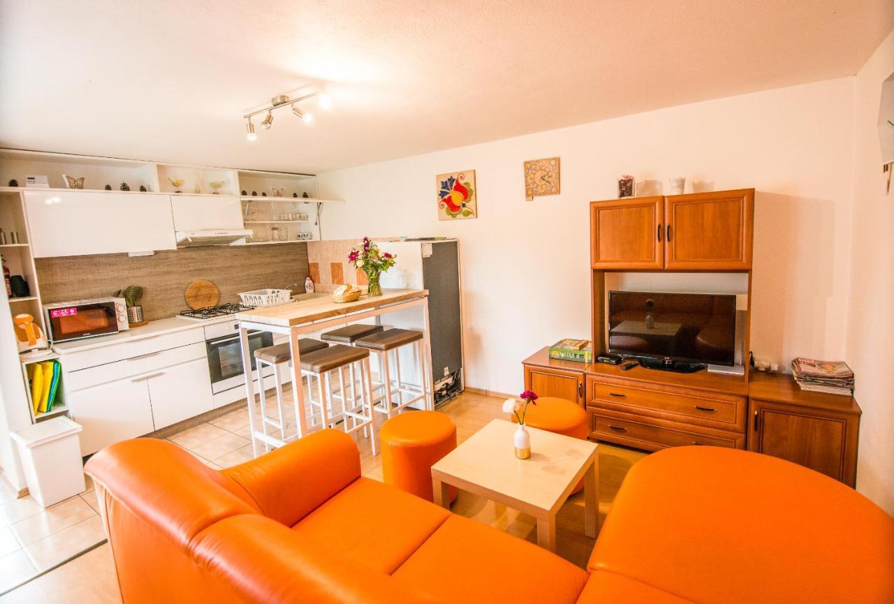 Malovany Dvorecek Dolní Dunajovice エクステリア 写真