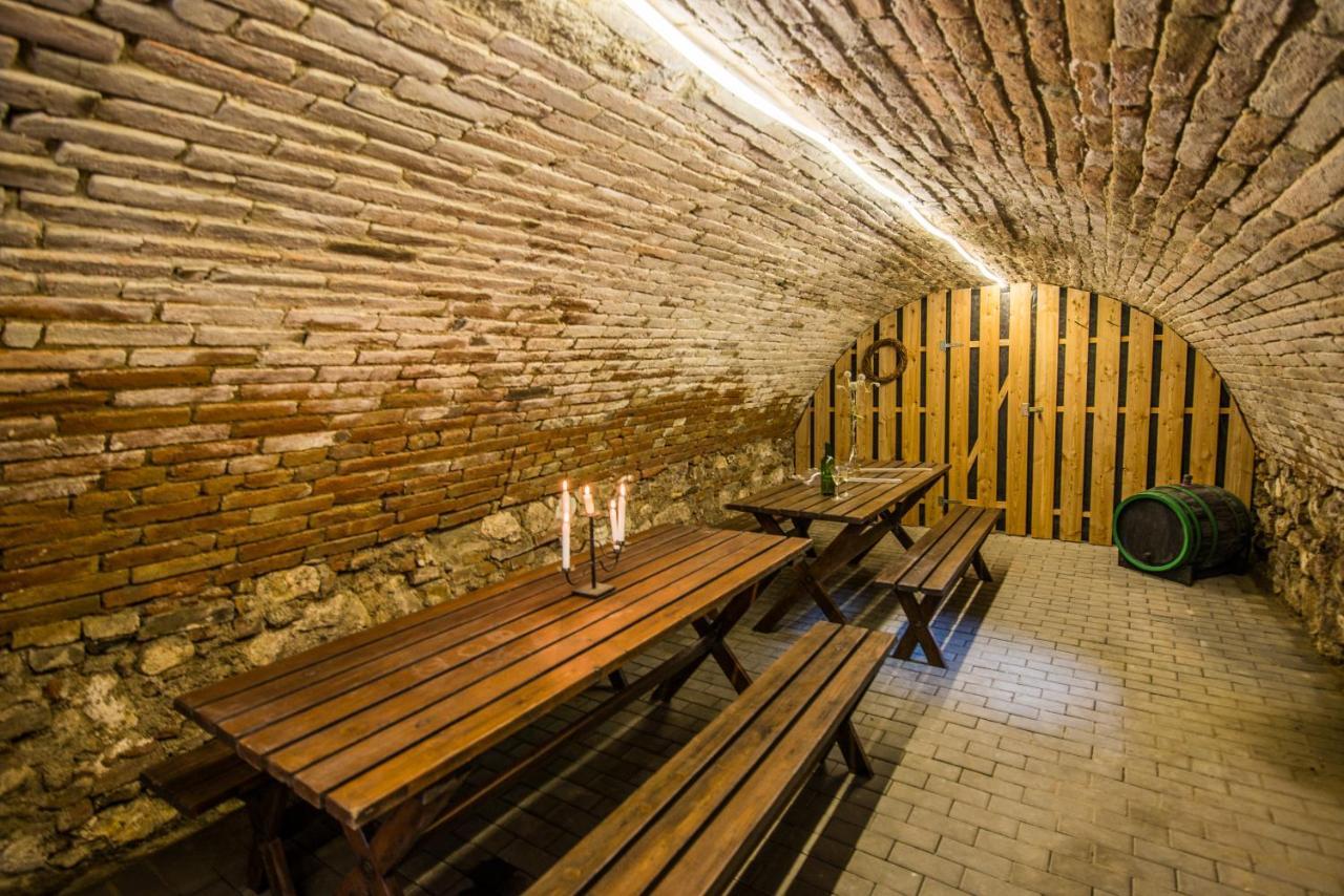 Malovany Dvorecek Dolní Dunajovice エクステリア 写真