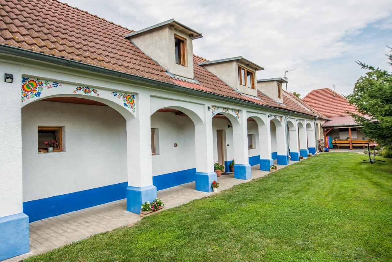 Malovany Dvorecek Dolní Dunajovice エクステリア 写真