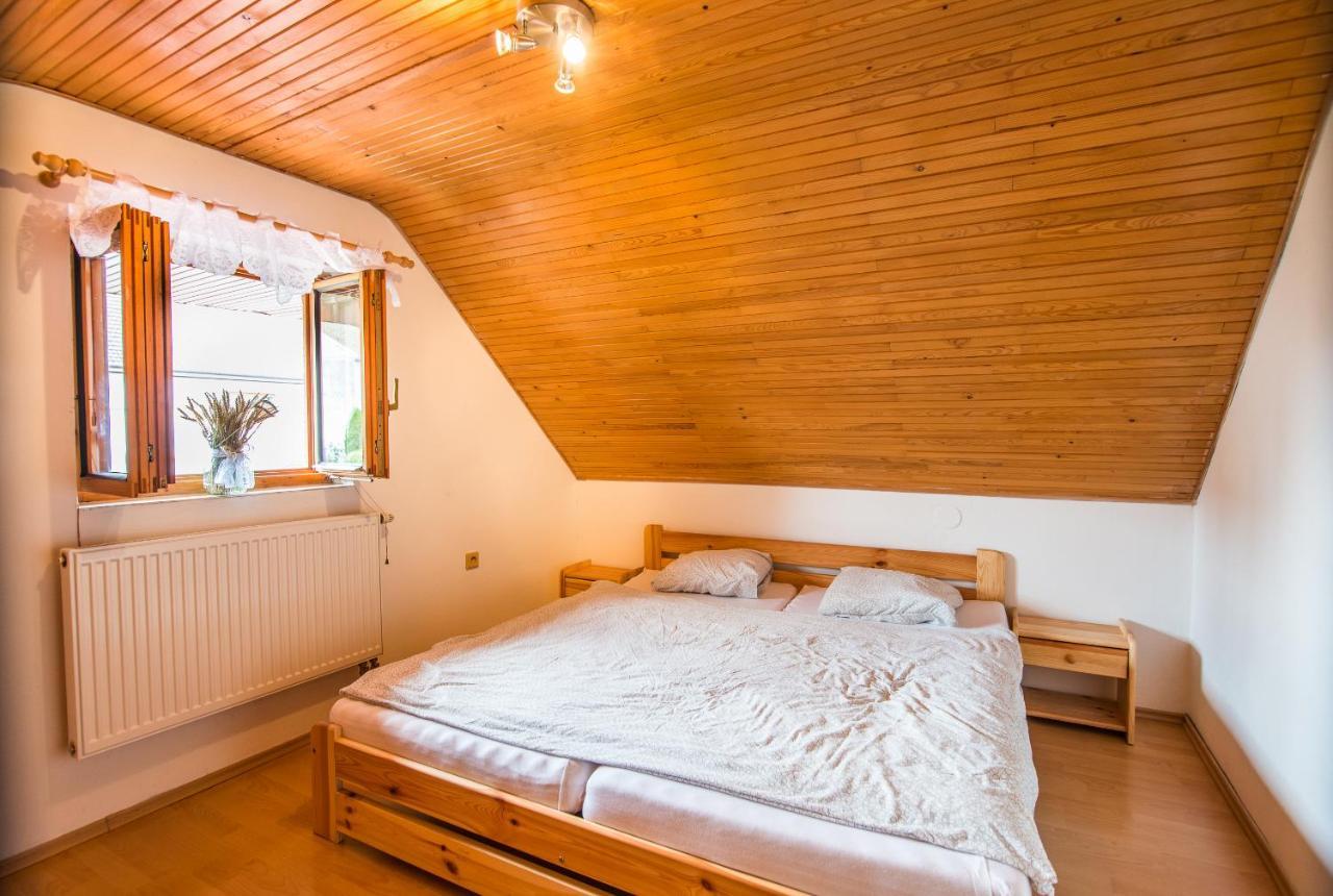 Malovany Dvorecek Dolní Dunajovice エクステリア 写真
