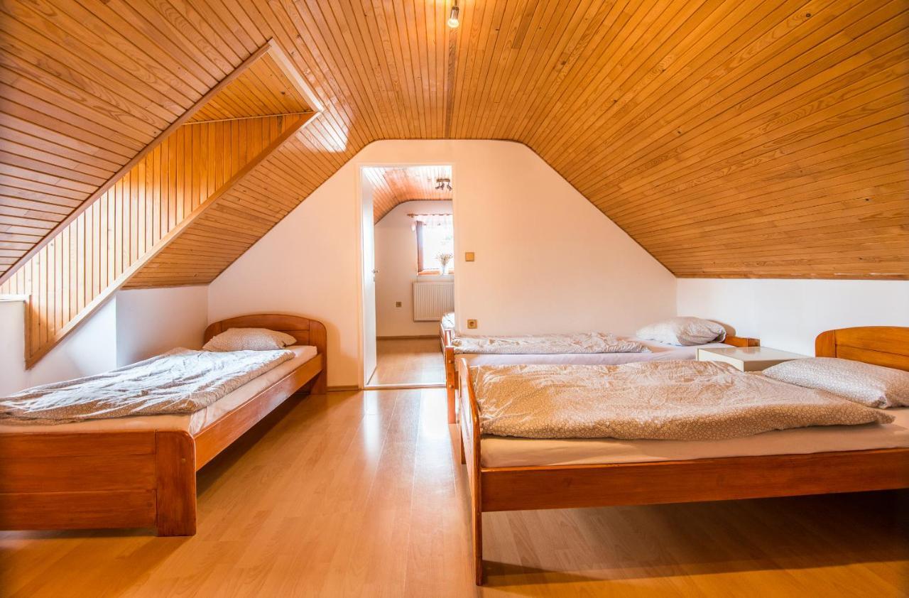 Malovany Dvorecek Dolní Dunajovice エクステリア 写真