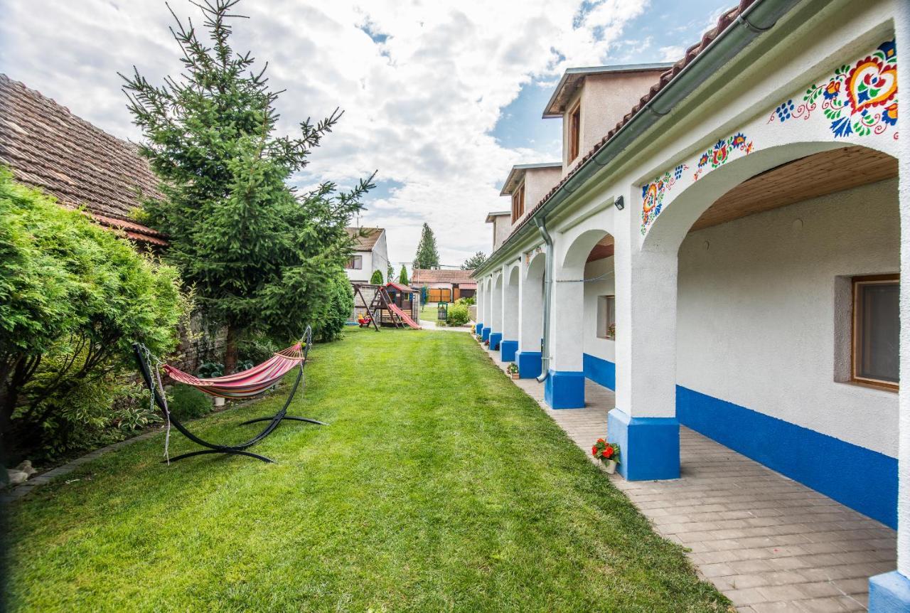 Malovany Dvorecek Dolní Dunajovice エクステリア 写真
